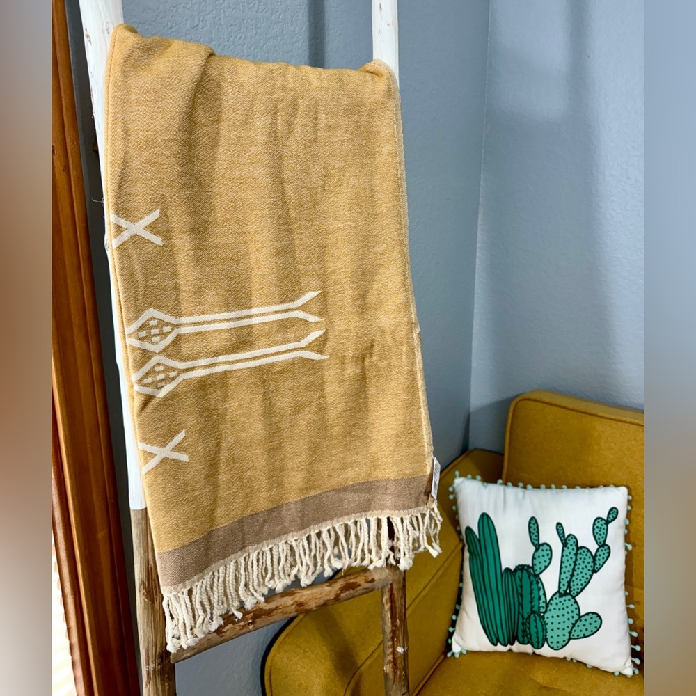 NWT Boho Throw Golden Yellow DWBH Brushed Cotton Woven Soft Blanket for Fall - Picture 4 of 10